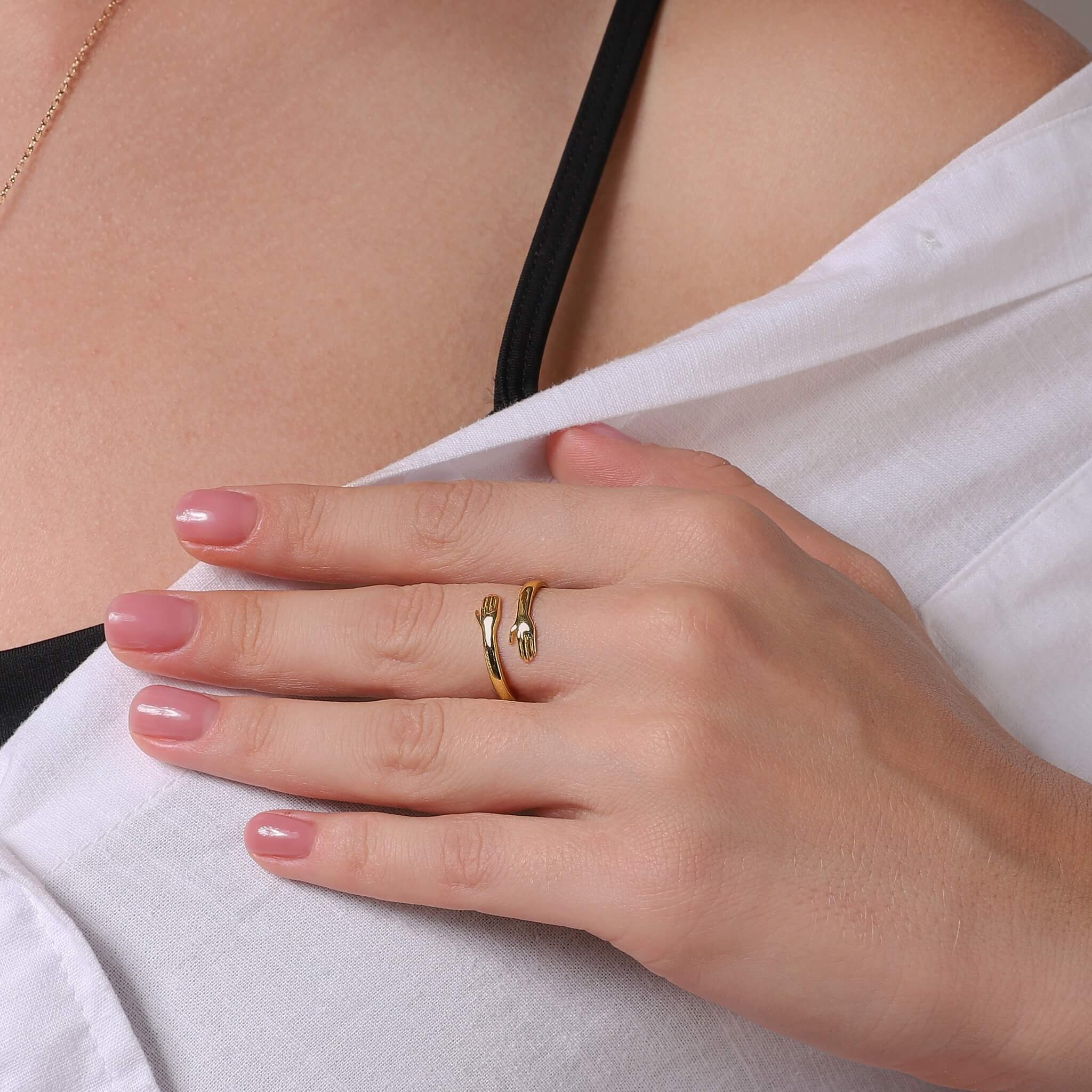 Hug Ring – The Gift That Holds Them Close